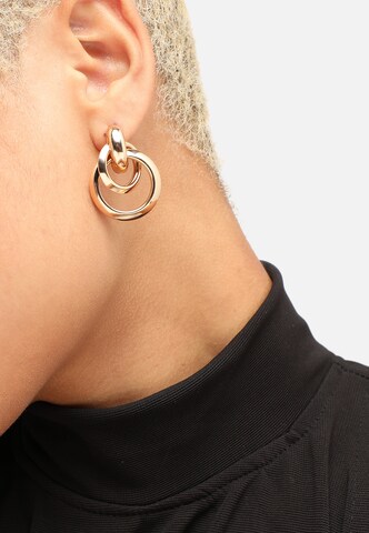 SOHI Earrings 'Marcia' in Gold