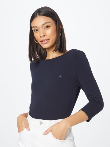 TOMMY HILFIGER T-shirt i blå: framsida