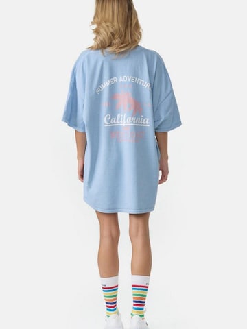 Worldclassca Oversized Shirt 'California' in Blue: front