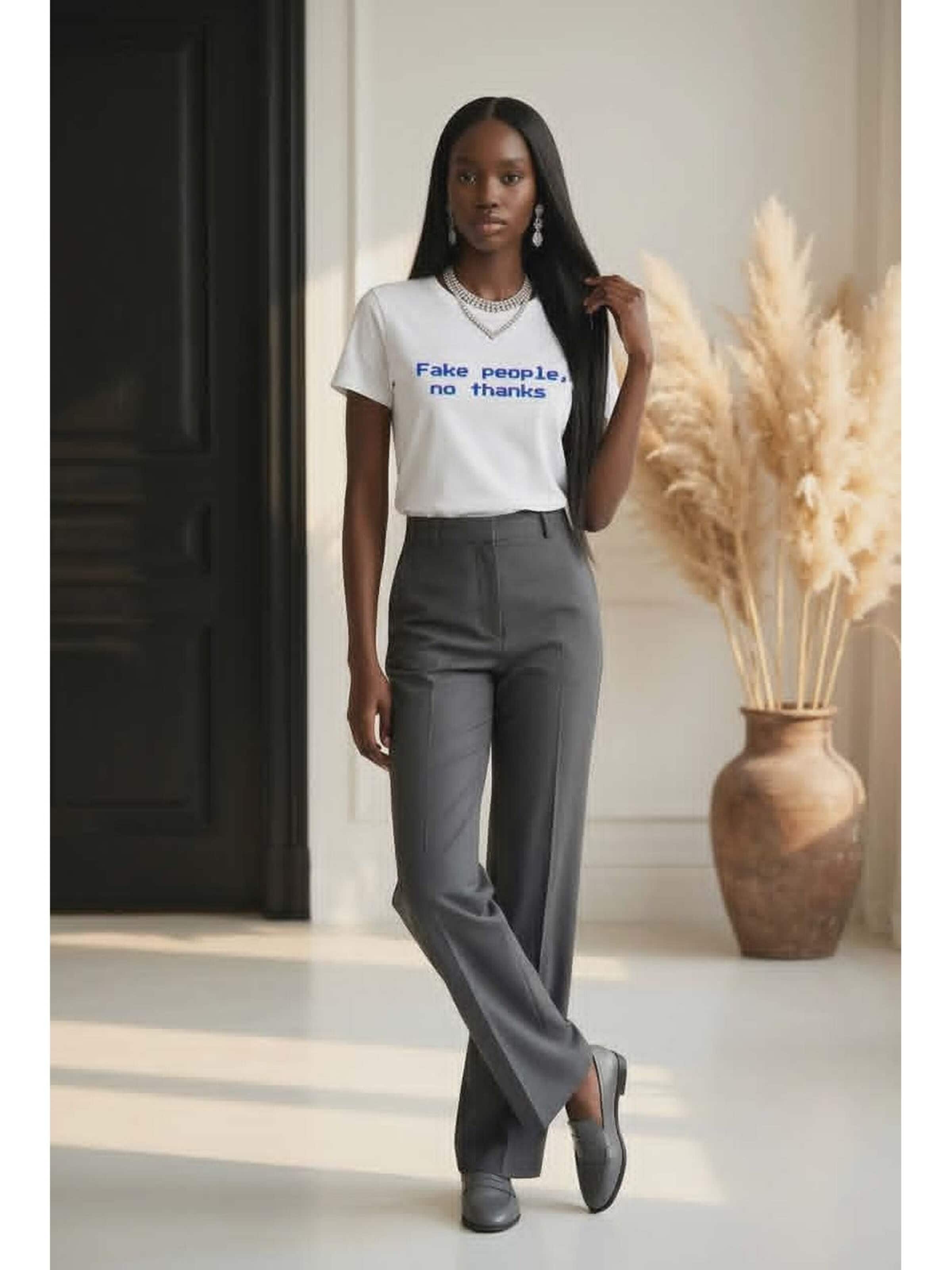 Printdistrict.dk Shirts 'Fake People, No Thanks' i hvid: forside