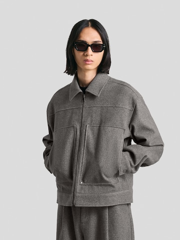 Veste mi-saison Bershka en gris : devant