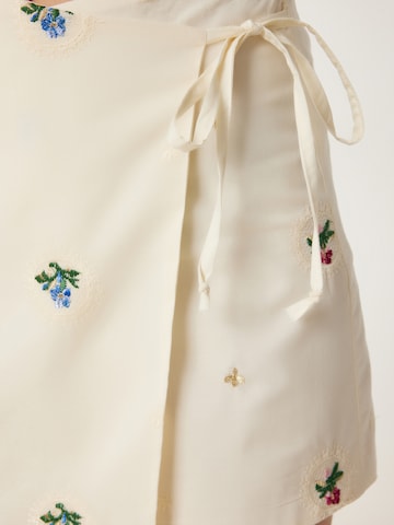 Happiness İstanbul - Falda en beige