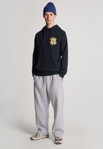 Lyle & Scott Sweatshirt 'Sunnies Pool Bar' in Blue