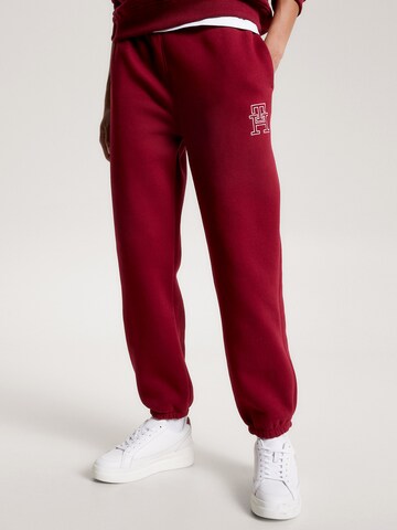 TOMMY HILFIGER Tapered Broek in Rood: voorkant