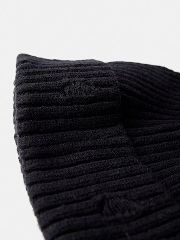 Bonnet Bershka en noir