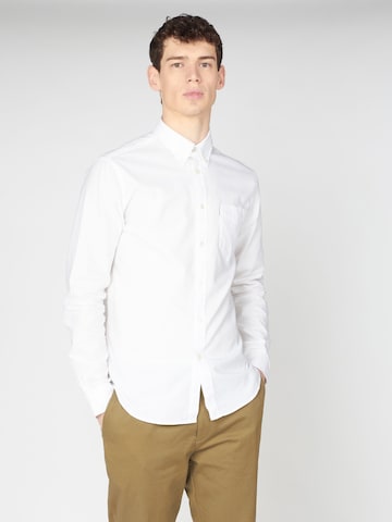 Coupe regular Chemise Ben Sherman en blanc : devant