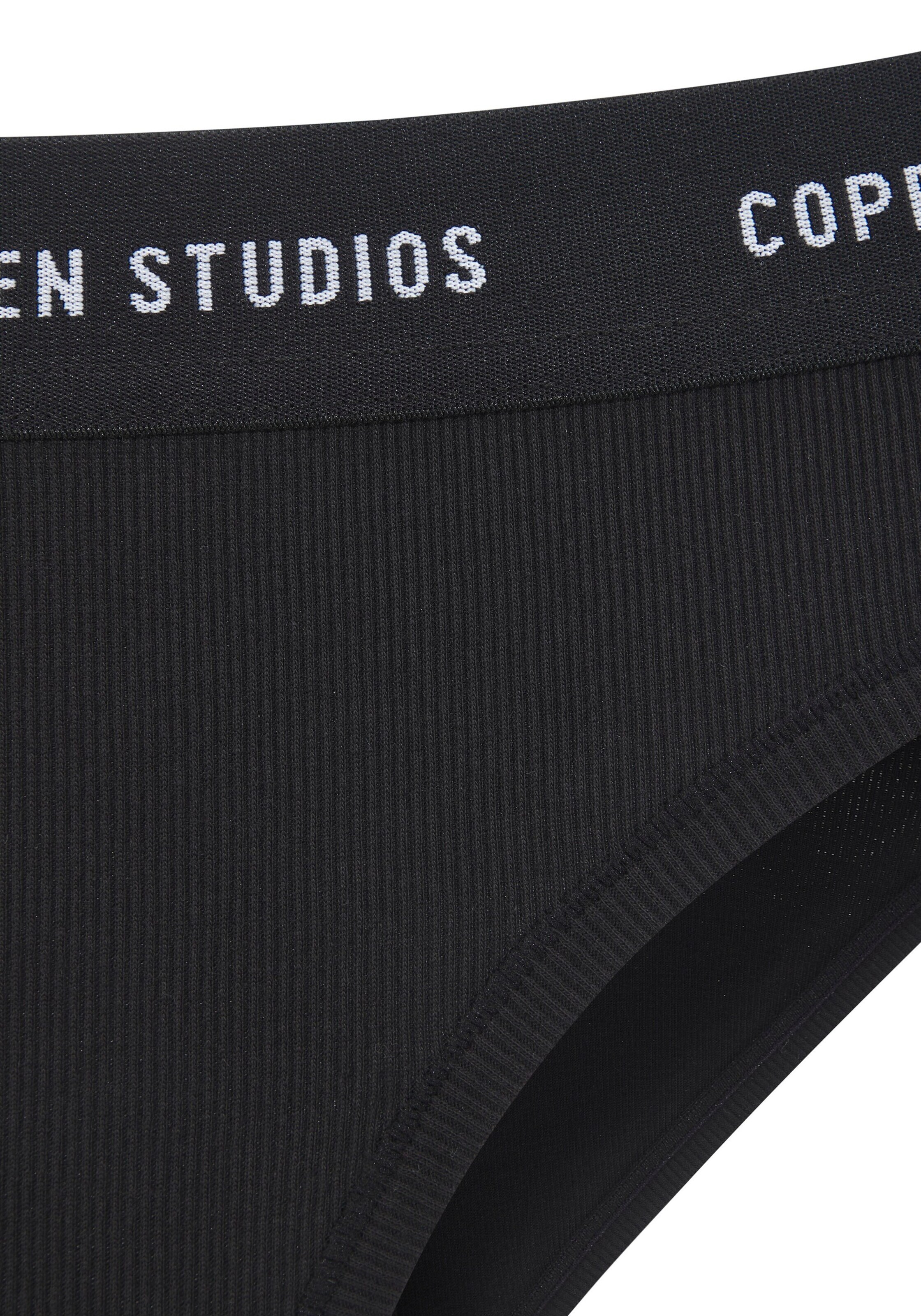 Copenhagen Studios - Braga en negro