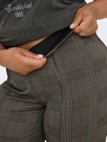 regular Pantaloni 'CARFine' di ONLY Carmakoma in marrone
