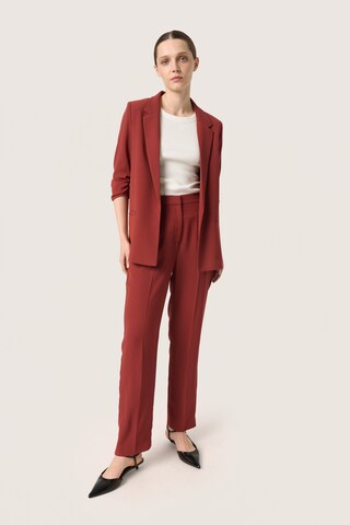 Regular Pantalon à plis 'Shirley' SOAKED IN LUXURY en marron
