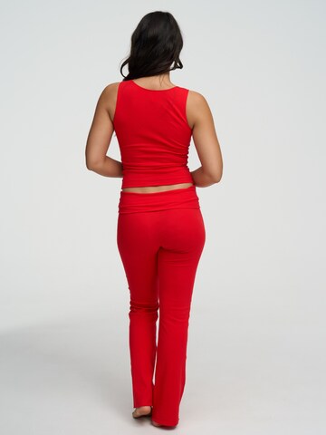 cfab (formerly creamy fabrics) - Top 'Cotton Tanktop mit eckigem Ausschnitt' en rojo
