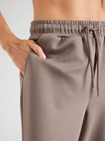 ONLY PLAY Tapered Sports trousers in Brown