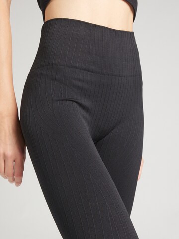 Fabletics Skinny Sporthose in Schwarz