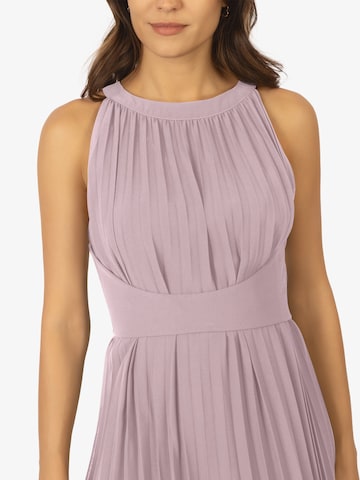APART Koktejlové šaty – fialová
