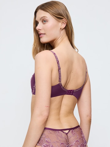 TRIUMPH T-shirt Bra ' Wild Gardenia Florale ' in Purple