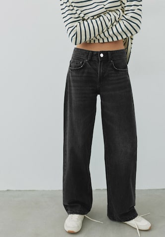 Pull&Bear Regular Дънки в черно: отпред