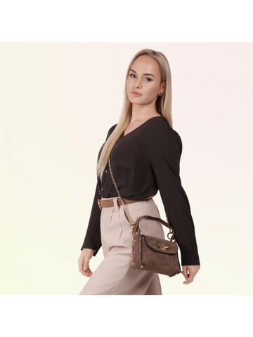 Toscanto Shoulder Bag in Beige: front