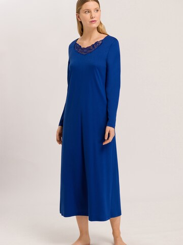 Hanro Nachthemd ' Naila ' in Blauw: voorkant