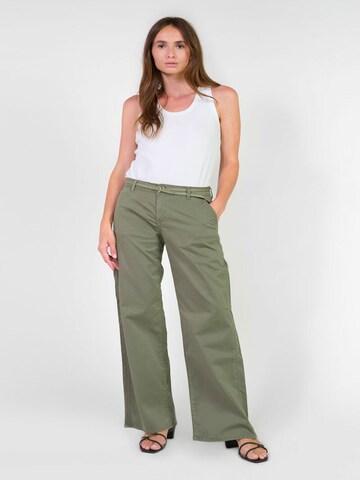 Wide Leg Pantalon chino 'Tahis' Le Temps Des Cerises en vert