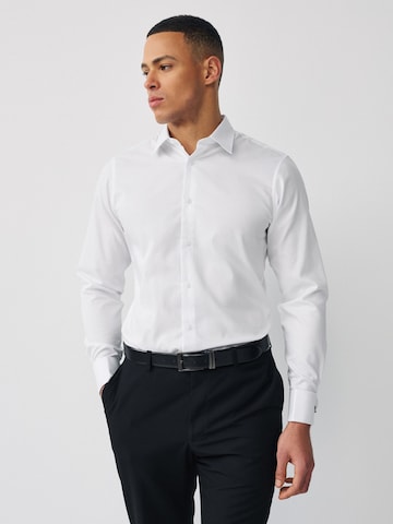 Next Slim Fit Hemd in Weiß: Vorderseite