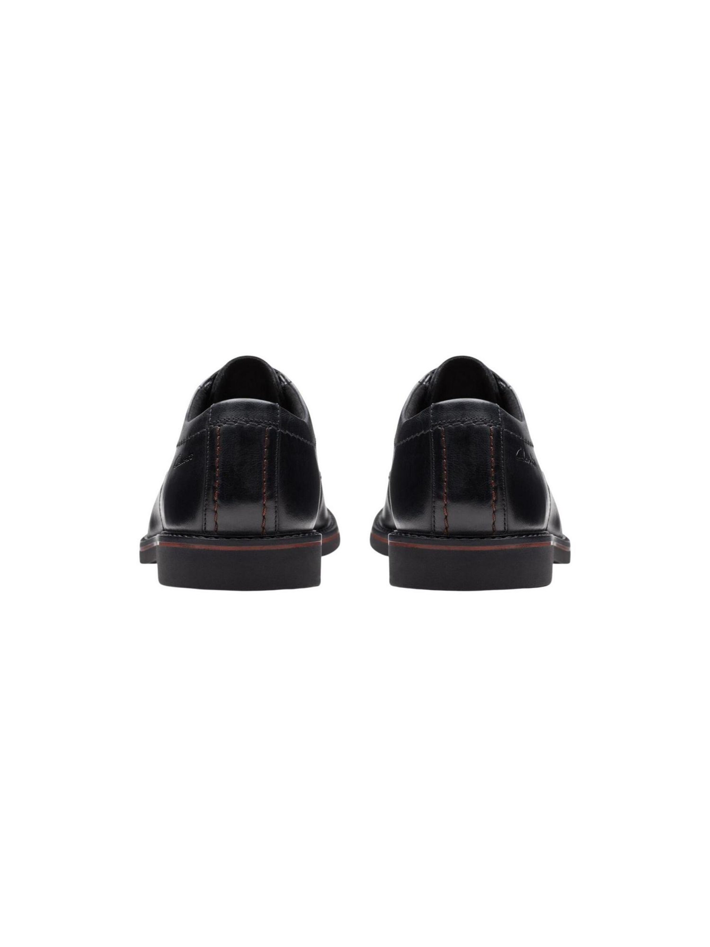 Scarpa stringata 'ATTICUS LTLACE 26173608' di CLARKS in nero