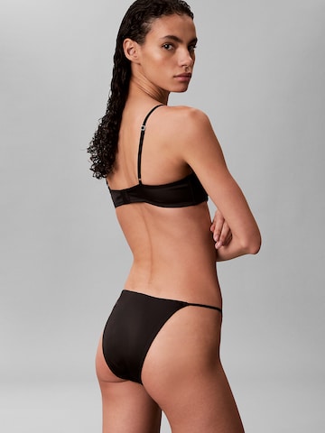 Slip 'Signature Satin' Calvin Klein en noir