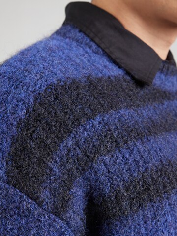 WEEKDAY Sveter - Modrá