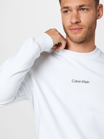 Calvin Klein Regular Sweatshirt in Weiß