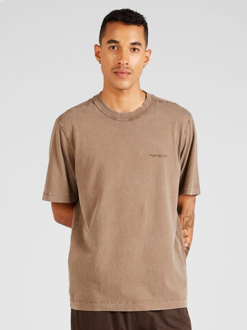 T-Shirt Abercrombie & Fitch en marron : devant