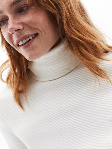 OXXO Shirt in White