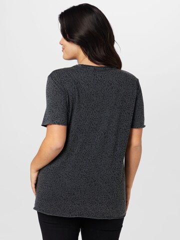 T-shirt ONLY Carmakoma en gris