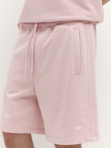 Pull&Bear Loosefit Shorts 'STWD' in Pink