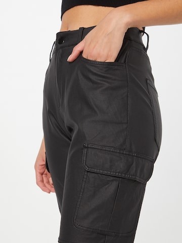 Effilé Pantalon cargo QS en noir