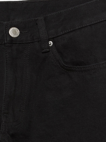 Pull&Bear Regular Jeans in Schwarz