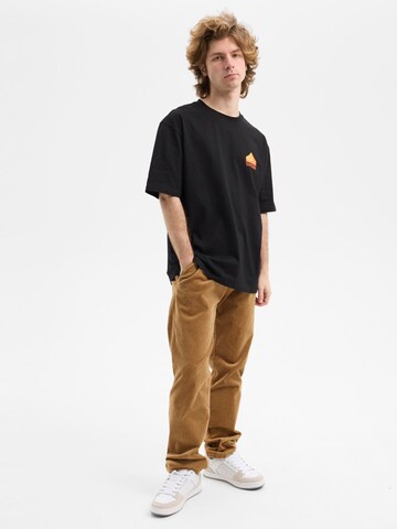 hydroponic - Camiseta 'Hydroponic Oversized Short-Sleeve Explorers Graphic T-Shirt' en negro