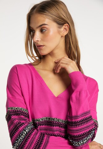 IZIA Pullover in Pink