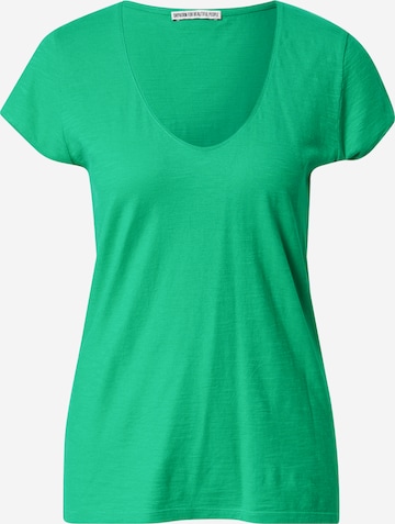 T-shirt 'AVIVI' DRYKORN en vert : devant