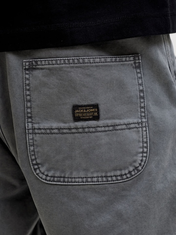 Baggy Pantaloni di JACK & JONES in grigio