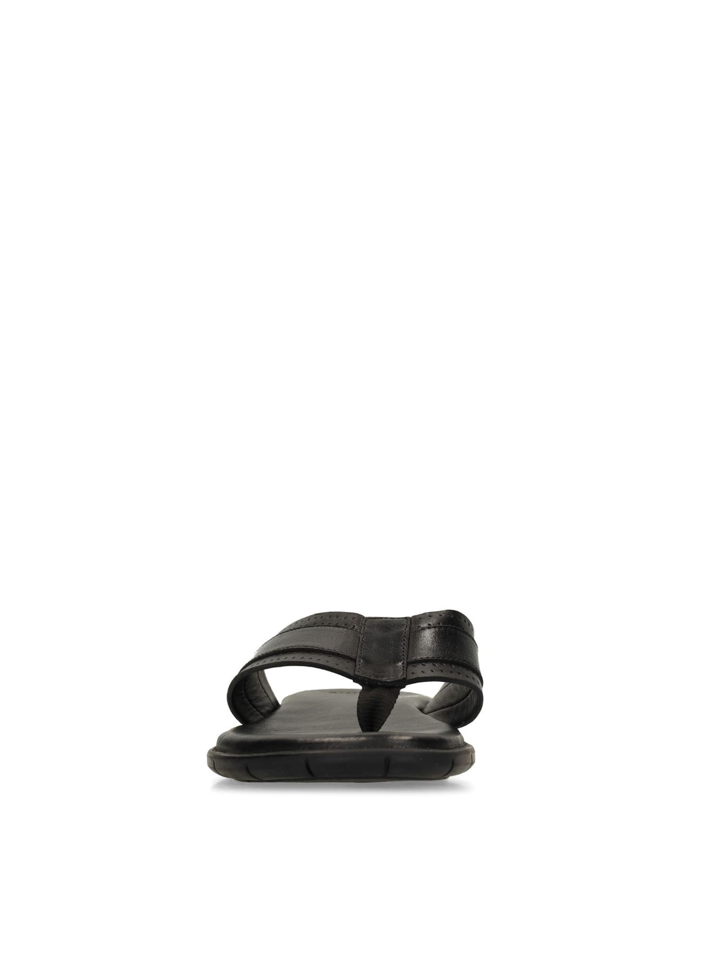 MANFIELD T-Bar Sandals in Black