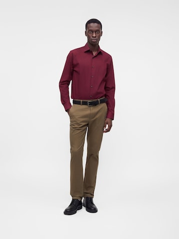 Calvin Klein Slim Fit Forretningsskjorte 'ESSENTIALS' i rød: forside