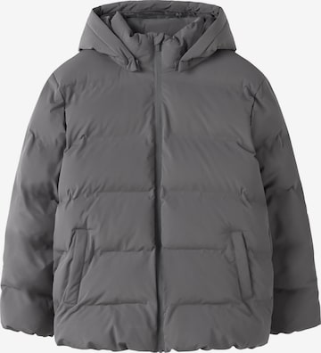 LMTD Jacke in Grau: Vorderseite