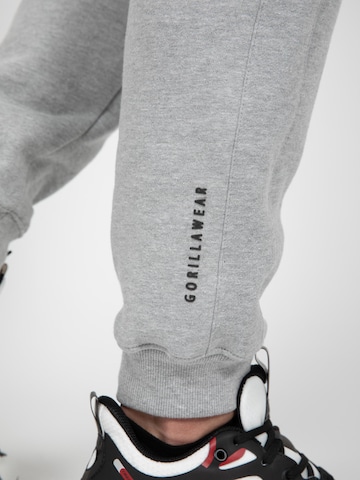 Loosefit Pantaloni sportivi 'Leon' di Gorilla Wear in grigio