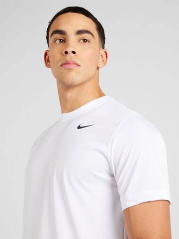 Tricou funcțional de la NIKE pe alb