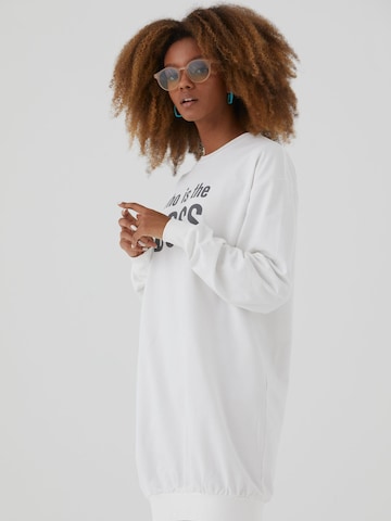 Rockupy Oversizekleid 'Fabia'‌‌ in Weiß