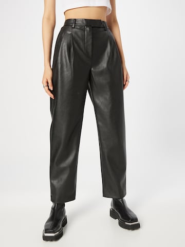 regular Pantaloni con pieghe 'Marie' di Designers Remix in nero: frontale