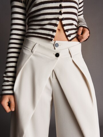 Bershka Baggy Hose in Beige