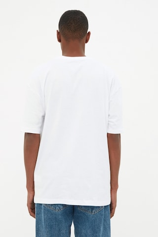 Trendyol - Camiseta en blanco