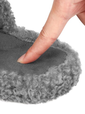 Youecci Slippers in Grey