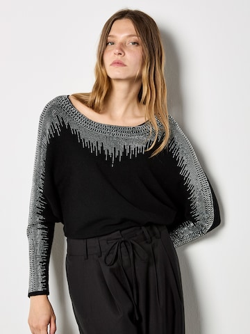 Pull-over ' ' Apricot en noir : devant
