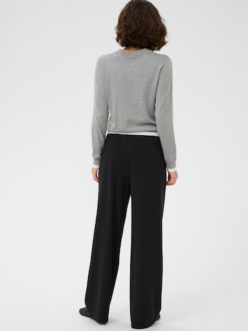 Kaffe - Perna larga Calças com pregas 'KAPhoebe' em preto