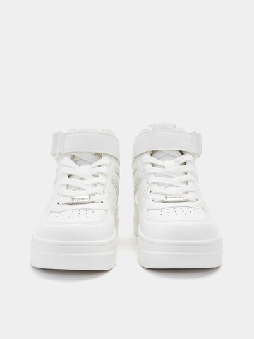 Pull&Bear Magas szárú sportcipők - fehér